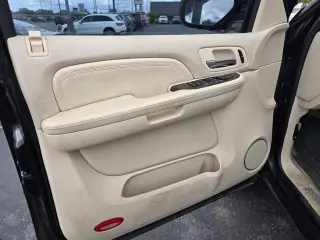 Cadillac Escalade 2004 tracción en las cuatro ruedas 4 puertas SUV