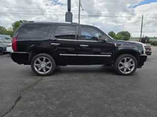 Cadillac Escalade 2004 tracción en las cuatro ruedas 4 puertas SUV