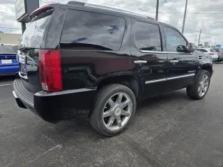 Cadillac Escalade 2004 tracción en las cuatro ruedas 4 puertas SUV