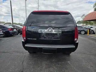 Cadillac Escalade 2004 tracción en las cuatro ruedas 4 puertas SUV