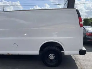 Chevrolet Express 2014 2500 3dr Cargo Van w/1WT