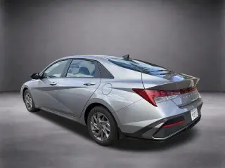 Hyundai ELANTRA Hybrid 2026 Blue 4dr Sedán