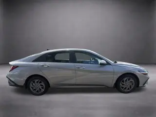 Hyundai ELANTRA Hybrid 2026 Blue 4dr Sedán