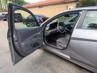 Hyundai ELANTRA Hybrid 2026 Blue 4dr Sedán