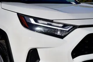 Toyota RAV4 2025 AWD LE SUV de 4 puertas