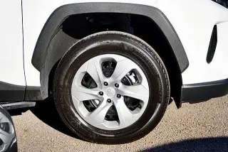 Toyota RAV4 2025 AWD LE SUV de 4 puertas