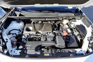 Toyota RAV4 2025 AWD LE SUV de 4 puertas