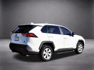 Toyota RAV4 2025 AWD LE SUV de 4 puertas