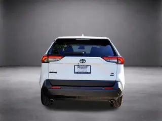 Toyota RAV4 2025 AWD LE SUV de 4 puertas