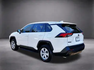 Toyota RAV4 2025 AWD LE SUV de 4 puertas