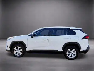 Toyota RAV4 2025 AWD LE SUV de 4 puertas