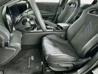 Hyundai ELANTRA N 2024 4dr Sedán 6M