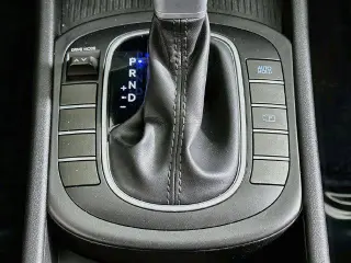 Hyundai KONA 2024 SEL Crossover 4 puertas