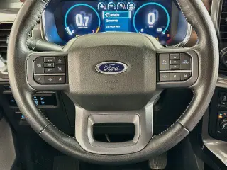 Ford F-150 2023 4x4 Lariat 4dr SuperCrew 5.5 ft. SB