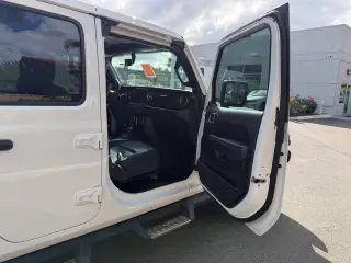 Jeep Gladiator 2021 4x4 Overland 4dr Crew Cab 5.0 ft. SB
