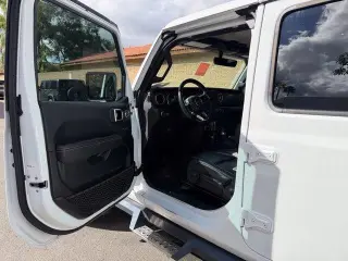 Jeep Gladiator 2021 4x4 Overland 4dr Crew Cab 5.0 ft. SB