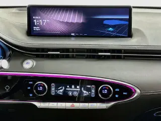 Genesis GV70 2025 AWD 2.5T Standard 4dr SUV