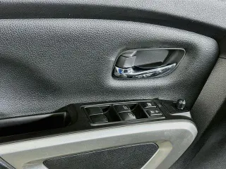 Nissan Titan 2021 4x2 SV 4p Cab Crew 5.6 ft. SB