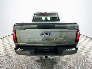 Ford F-150 2025 4x2 STX 4p SuperCab 5.5 ft. SB