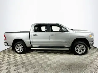 Ram 1500 2022 4x4 Big Horn Cabina Crew 5.6 ft. SB Pickup de 4 puertas