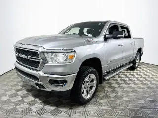Ram 1500 2022 4x4 Big Horn Cabina Crew 5.6 ft. SB Pickup de 4 puertas