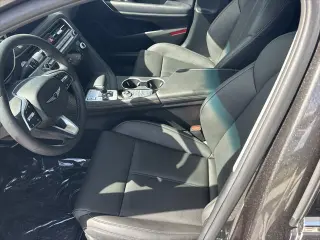 Genesis G70 2026 2.5T Standard 4dr Sedán