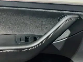 Tesla Model Y 2023 AWD Long Range 4dr Crossover