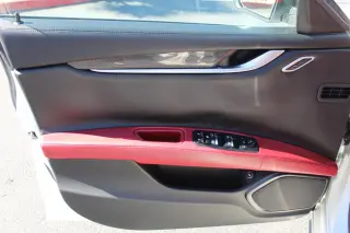 MASERATI GHIBLI 2015
