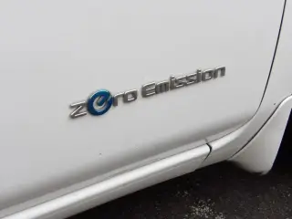 2013 NISSAN LEAF