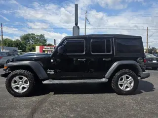 Jeep Wrangler Unlimited 2018 4x4 Deportivo 4SUV (lanzamiento a mitad de año)