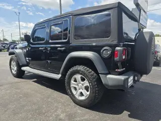 Jeep Wrangler Unlimited 2018 4x4 Deportivo 4SUV (lanzamiento a mitad de año)