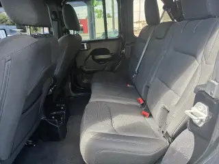 Jeep Wrangler Unlimited 2018 4x4 Deportivo 4SUV (lanzamiento a mitad de año)