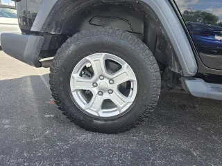 Jeep Wrangler Unlimited 2018 4x4 Deportivo 4SUV (lanzamiento a mitad de año)