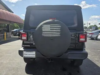 Jeep Wrangler Unlimited 2018 4x4 Deportivo 4SUV (lanzamiento a mitad de año)