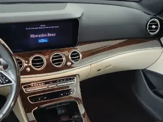 Mercedes-Benz Clase E 2023 tracción total E 350 4MATIC 4dr Sedán