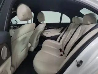 Mercedes-Benz Clase E 2023 tracción total E 350 4MATIC 4dr Sedán