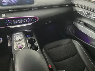 Genesis GV70 2022 AWD 2.5T Standard 4dr SUV