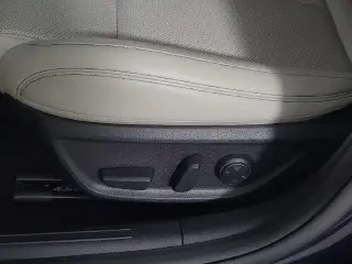 Genesis G70 2023 Tracción Total 2.0T 4p Sedan