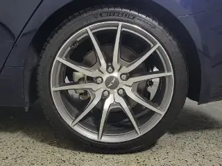 Genesis G70 2023 Tracción Total 2.0T 4p Sedan