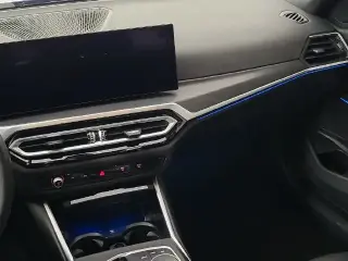 BMW Serie 3 2024 330i 4dr Sedán