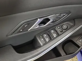 BMW Serie 3 2024 330i 4dr Sedán