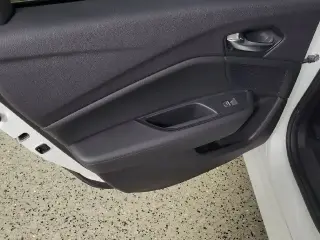 Sedán Acura TLX 2023 de 4 puertas