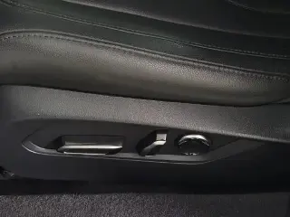 Sedán Acura TLX 2023 de 4 puertas