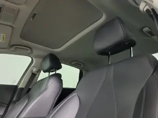 Sedán Acura TLX 2023 de 4 puertas