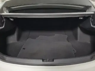 Sedán Acura TLX 2023 de 4 puertas