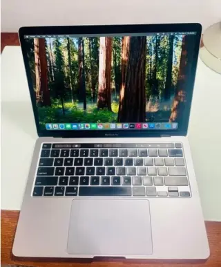 COMPUTADORA CASI NUEVA