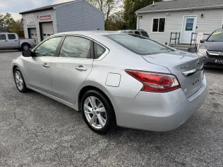 2013 Nissan Altima 4dr Sdn I4 2.5 SV