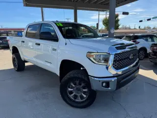 2018 Toyota Tundra 4WD SR5 CrewMax 5.5' Bed 5.7L (Natl)