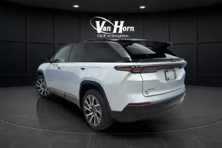 2025 Jeep Wagoneer S