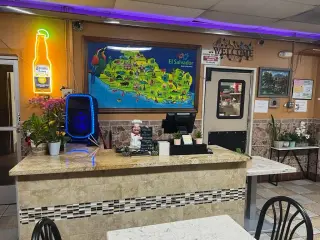 VENDO RESTAURANTE SALVADOREÑO en Pacoima